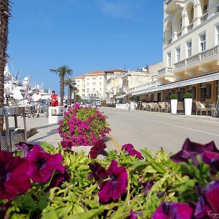 Apartments Mladenka Porec Luaran gambar