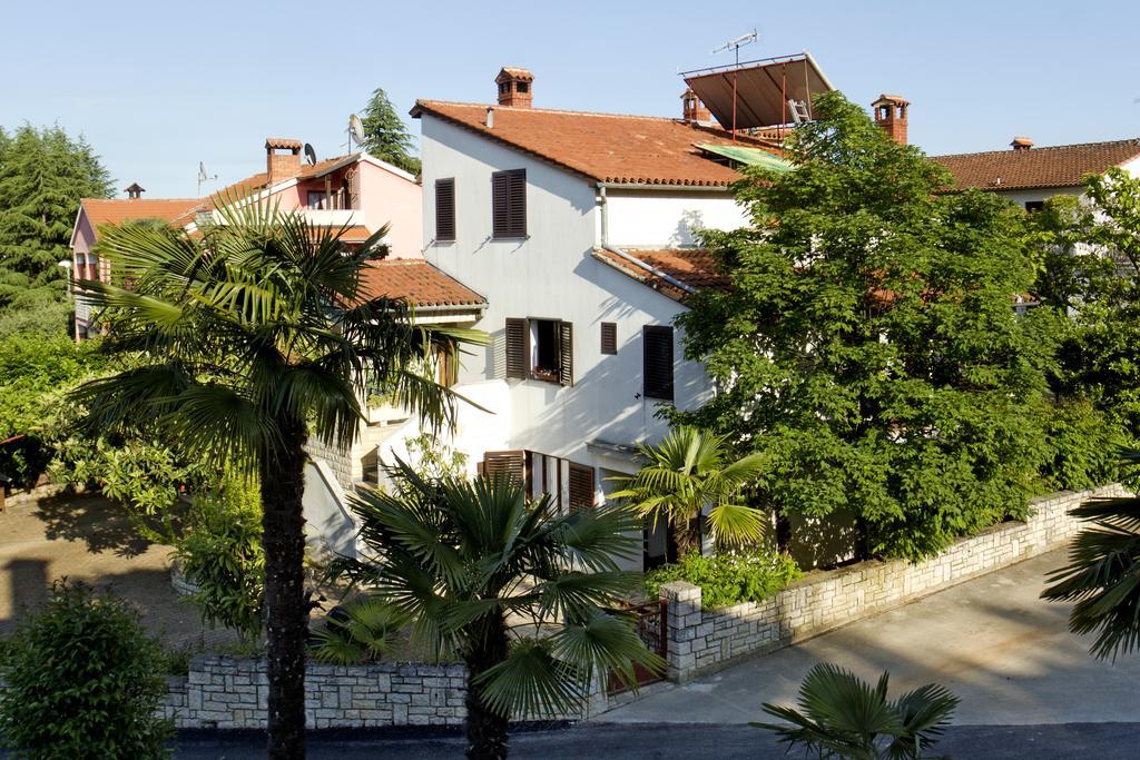 Apartments Mladenka Porec Luaran gambar