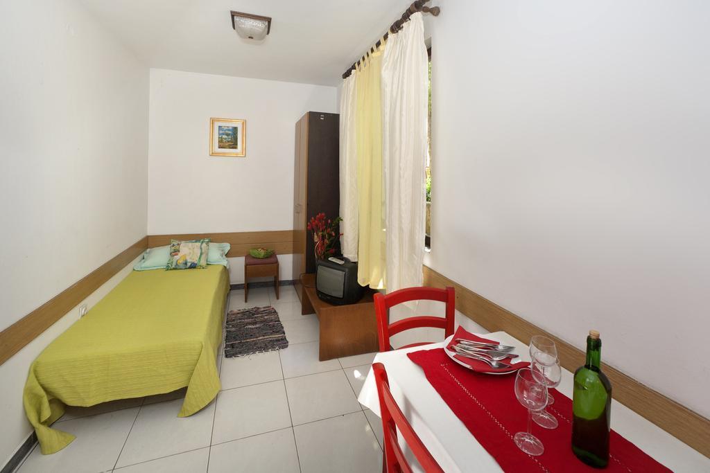 Apartments Mladenka Porec Bilik gambar